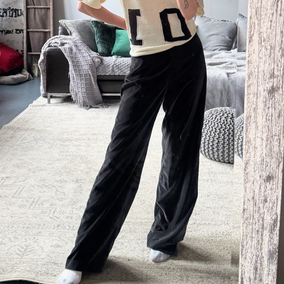 MaxMara Elegant Black Velvet Trousers - Picture 6 of 6